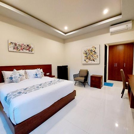 Hotel The New Moon Seminyak Esterno foto