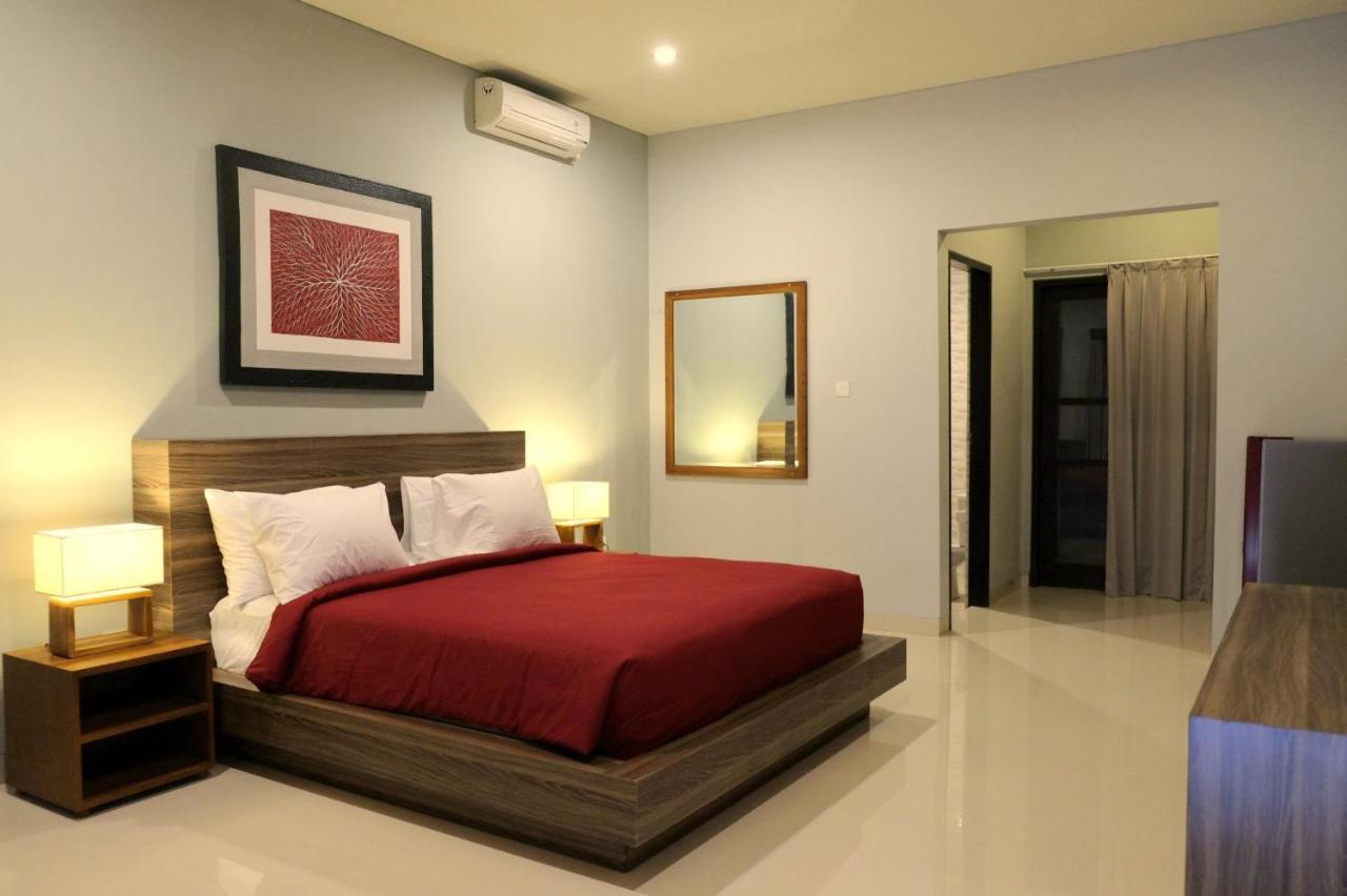 Hotel The New Moon Seminyak Esterno foto