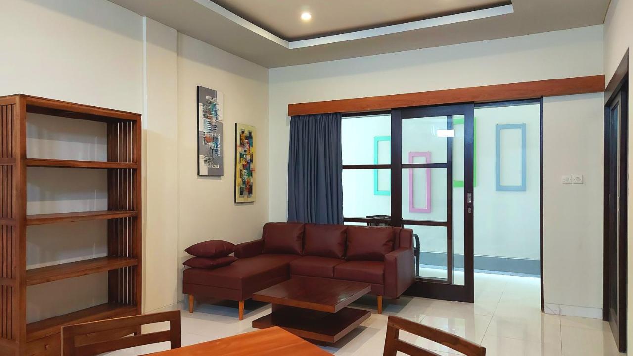 Hotel The New Moon Seminyak Esterno foto