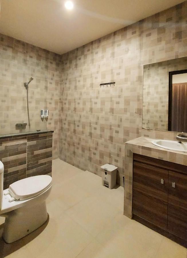 Hotel The New Moon Seminyak Esterno foto