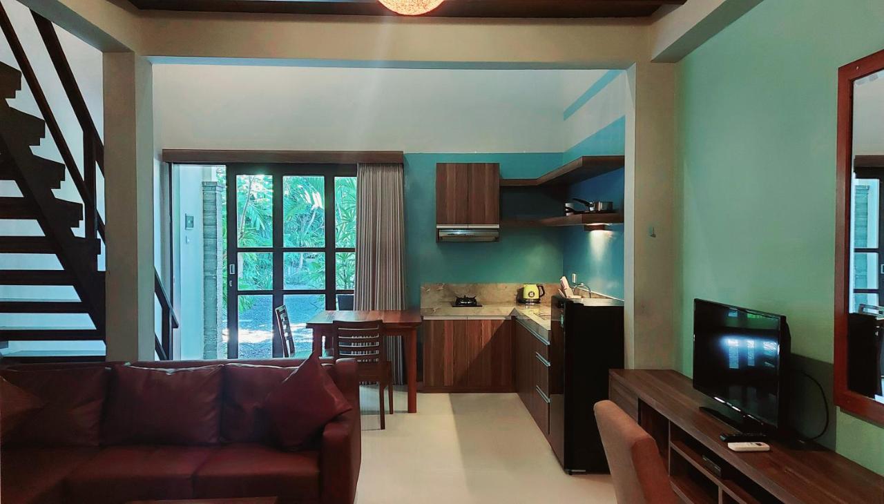 Hotel The New Moon Seminyak Esterno foto