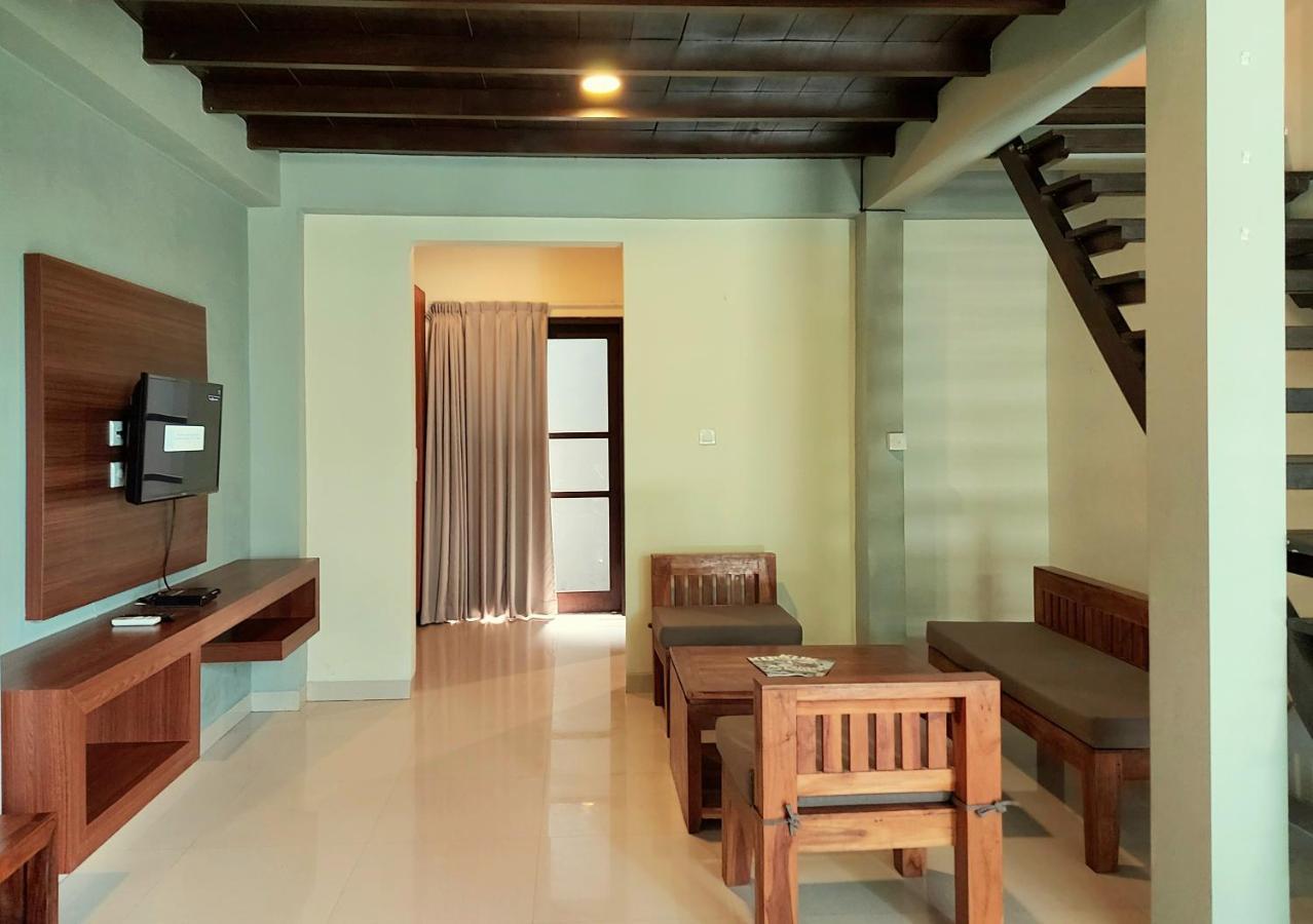 Hotel The New Moon Seminyak Esterno foto