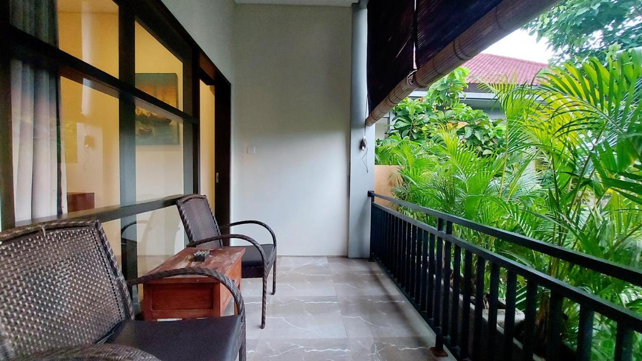 Hotel The New Moon Seminyak Esterno foto
