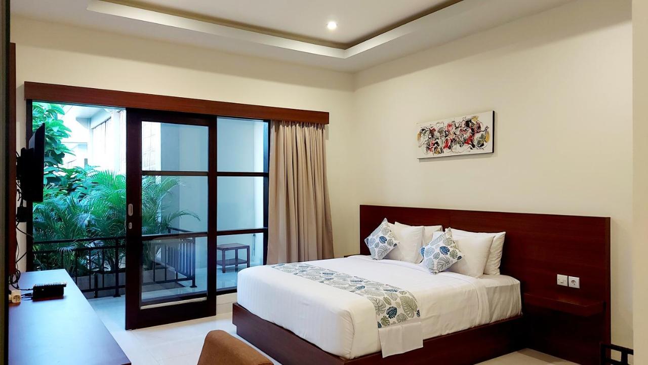 Hotel The New Moon Seminyak Esterno foto