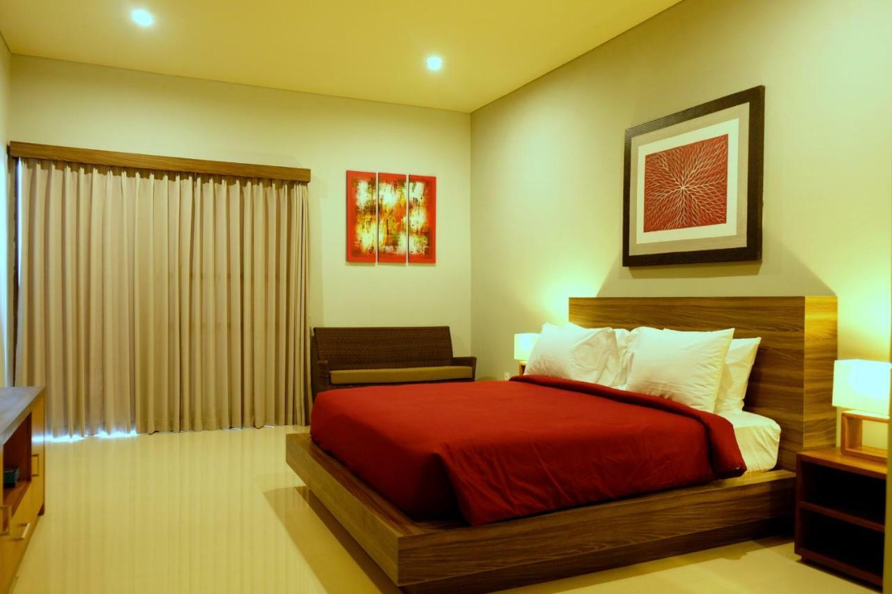 Hotel The New Moon Seminyak Esterno foto