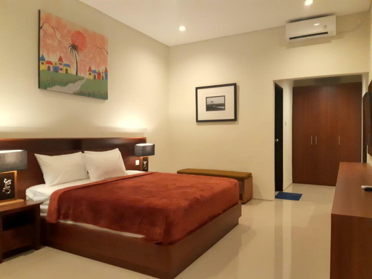 Hotel The New Moon Seminyak Esterno foto
